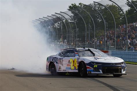William Byron wins at Watkins Glen for his Cup Series-leading 5th victory of the season